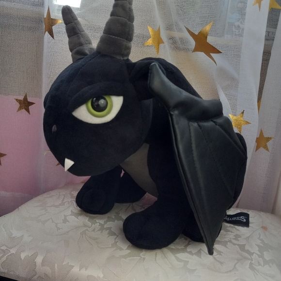 Killstar Gargoye Plushy - Picture 4 of 11